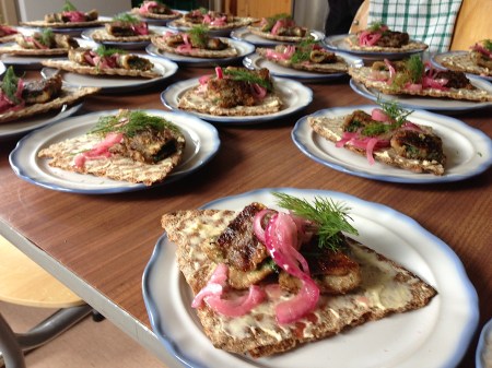 bild-strömming o picklad lök många