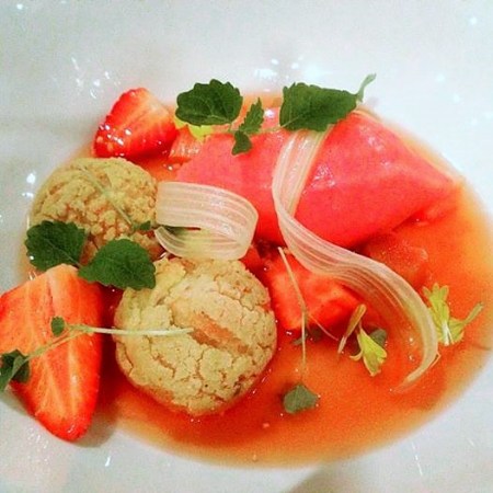 rabarbersoppa smultronsorbe pistagebisque (2)