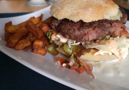 hamburgar västerbotten salsa coleslaw