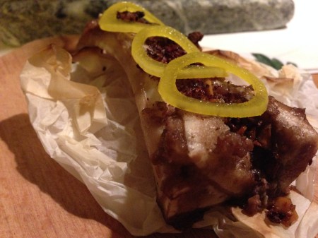 Blåhammaren sep 2014_7 Märgben med svamp o lök-picklad gul lök färgad med gurkmeja