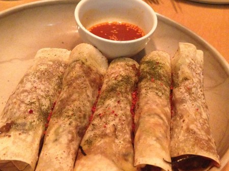 shibumi beef rolls med kimchijuice